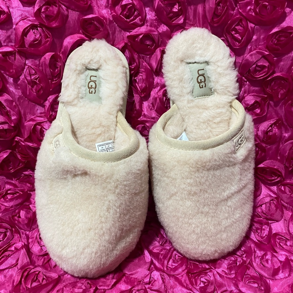 Ugg slide on slipper - Picture 2 of 6